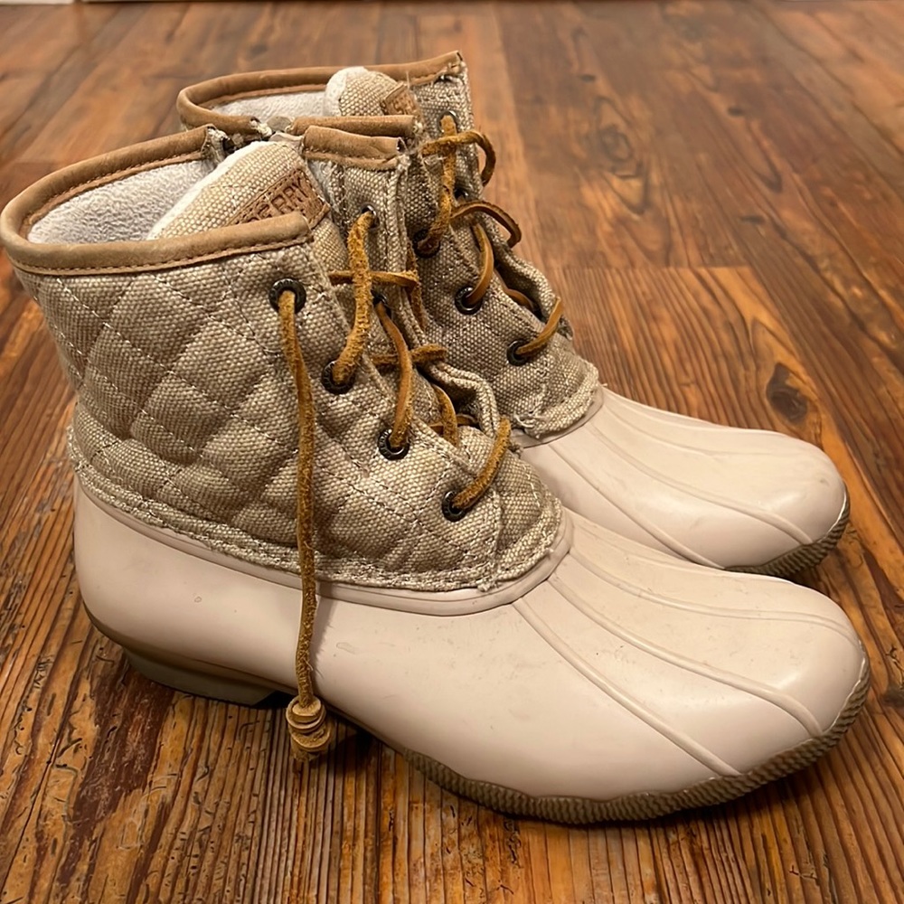 Cream and brown waterproof rubber Sperry boots women’s 9
